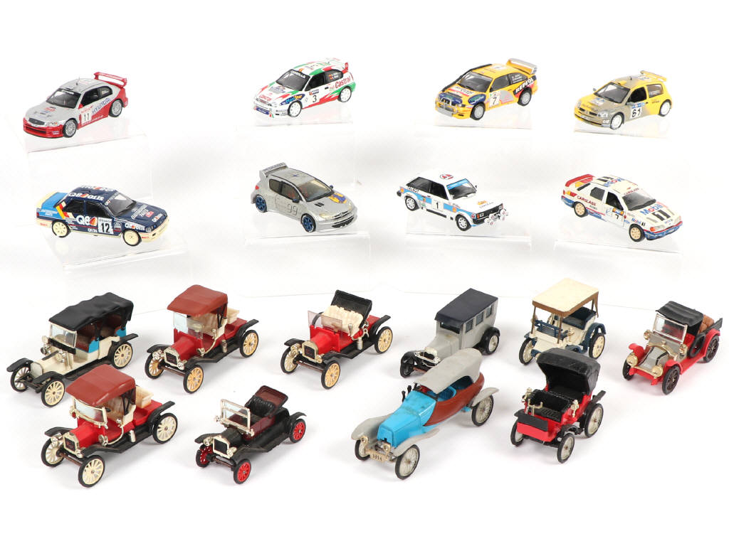 Lot 142 - DIVERS (18)