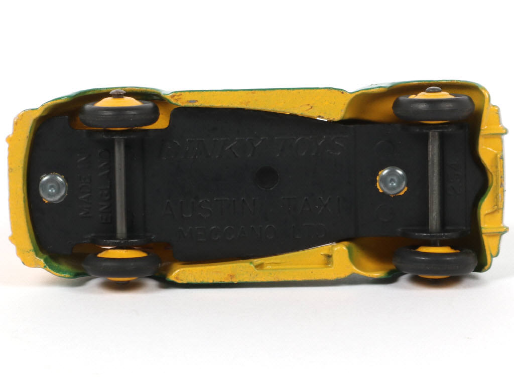 Lot 163 - DINKY TOYS (GB) (1)