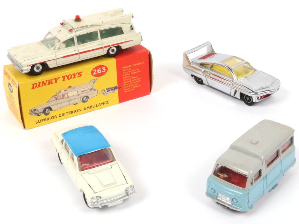 Lot 206 - DINKY TOYS (GB) (4)