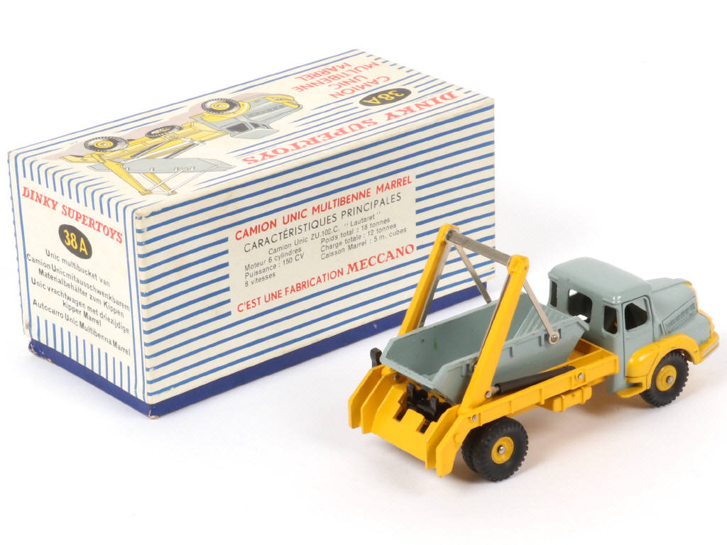 Lot 255 - DINKY TOYS (FRANCE) (1)