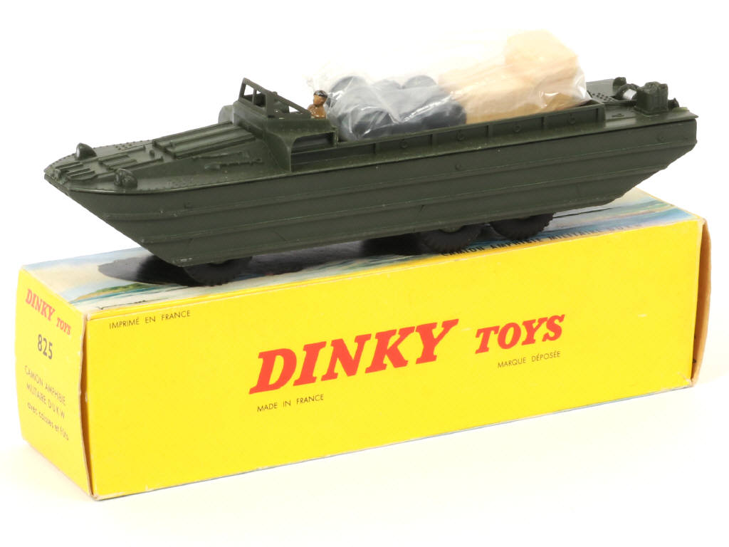 Lot 257 - DINKY TOYS (FRANCE) (1)