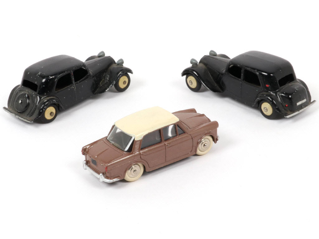 Lot 279 - DINKY TOYS (FRANCE) (3)