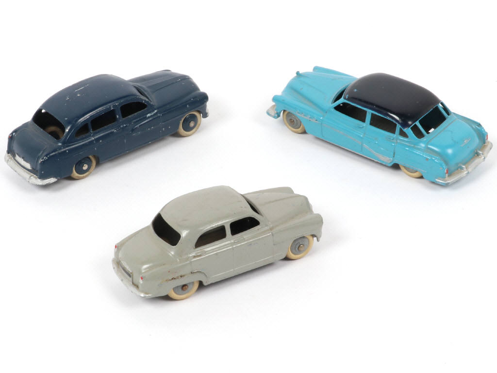 Lot 281 - DINKY TOYS (FRANCE) (3)