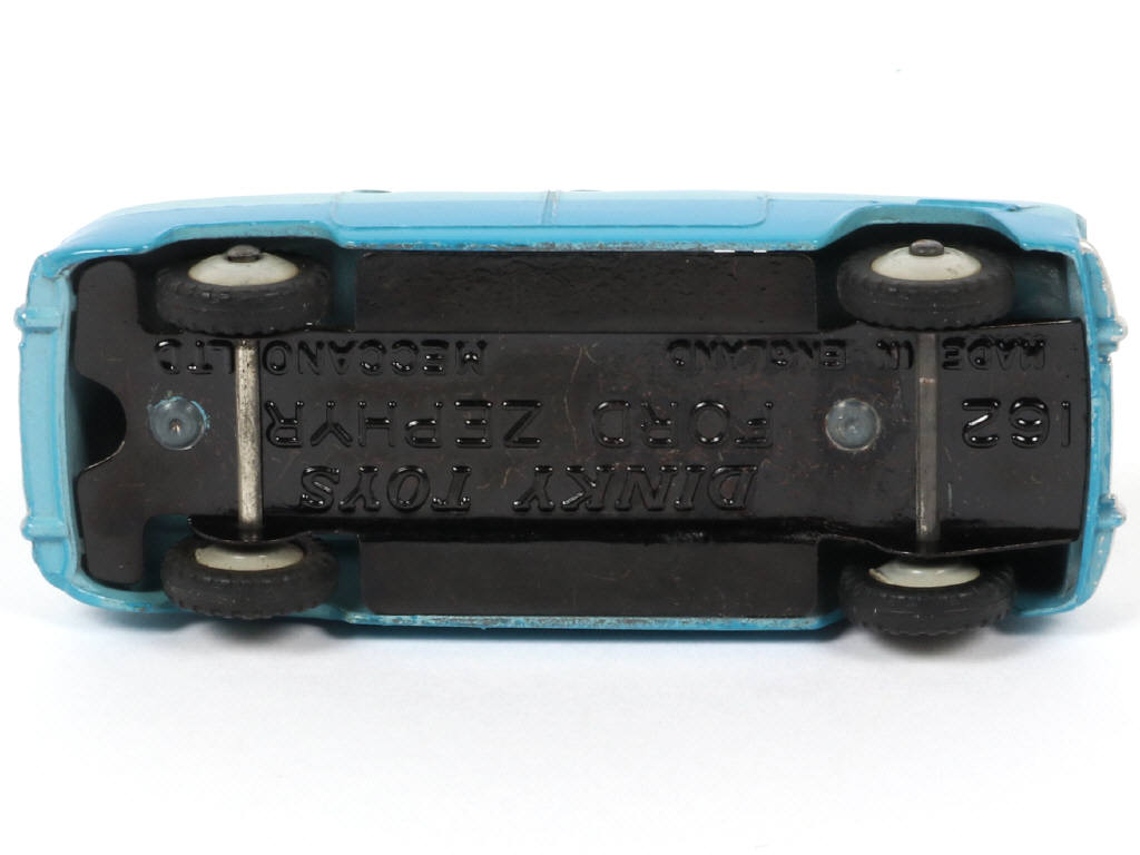 Lot 94 - DINKY TOYS (GB) (1)