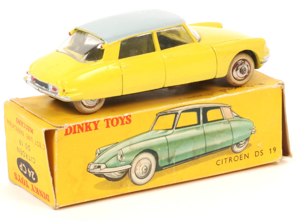 Lot 209 - DINKY TOYS (FRANCE) (1)