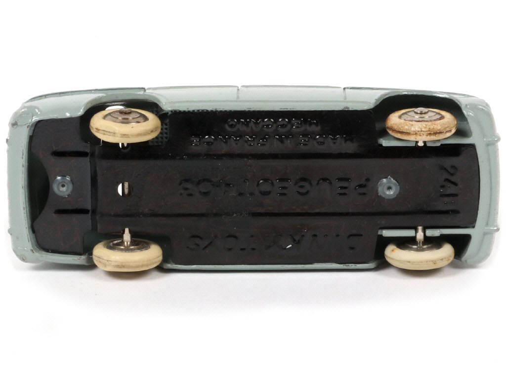 Lot 202 - DINKY TOYS (FRANCE) (1)