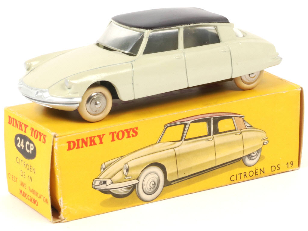 Lot 208 - DINKY TOYS (FRANCE) (1)