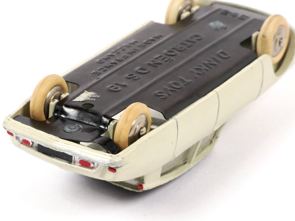 Lot 208 - DINKY TOYS (FRANCE) (1)
