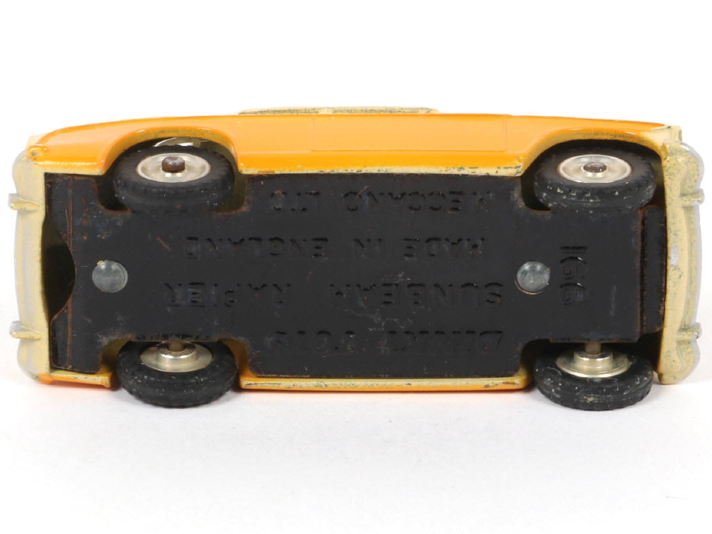 Lot 95 - DINKY TOYS (GB) (1)