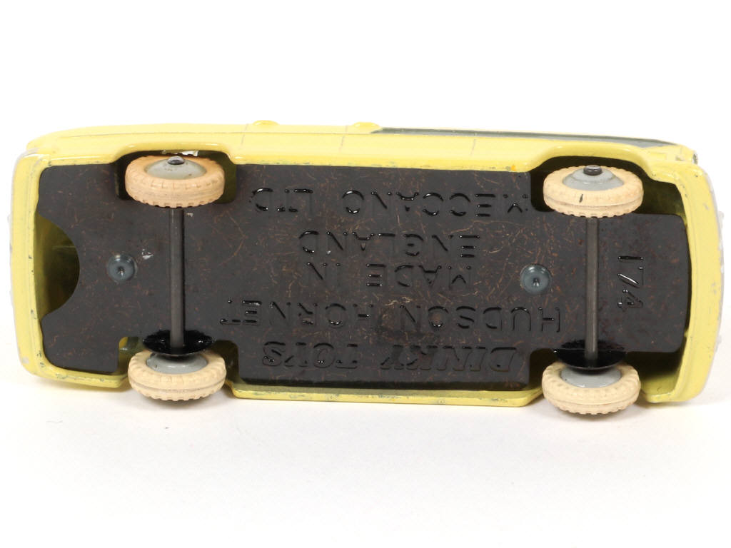 Lot 105 - DINKY TOYS (GB) (1)