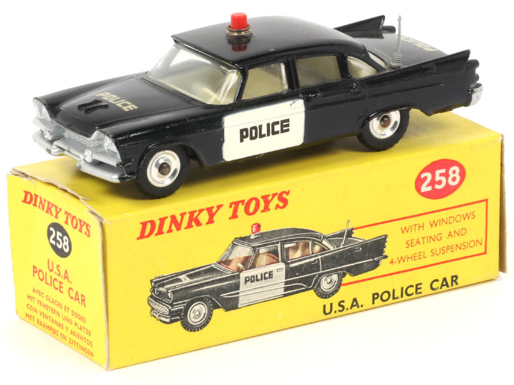 Lot 124 - DINKY TOYS (GB) (1)
