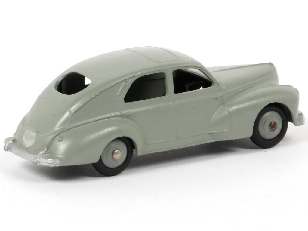 Lot 176 - DINKY TOYS (FRANCE) (1)