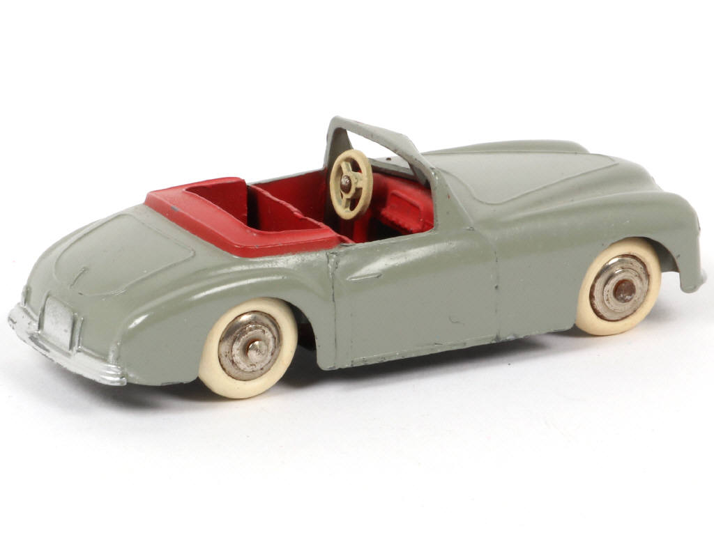 Lot 187 - DINKY TOYS (FRANCE) (1)