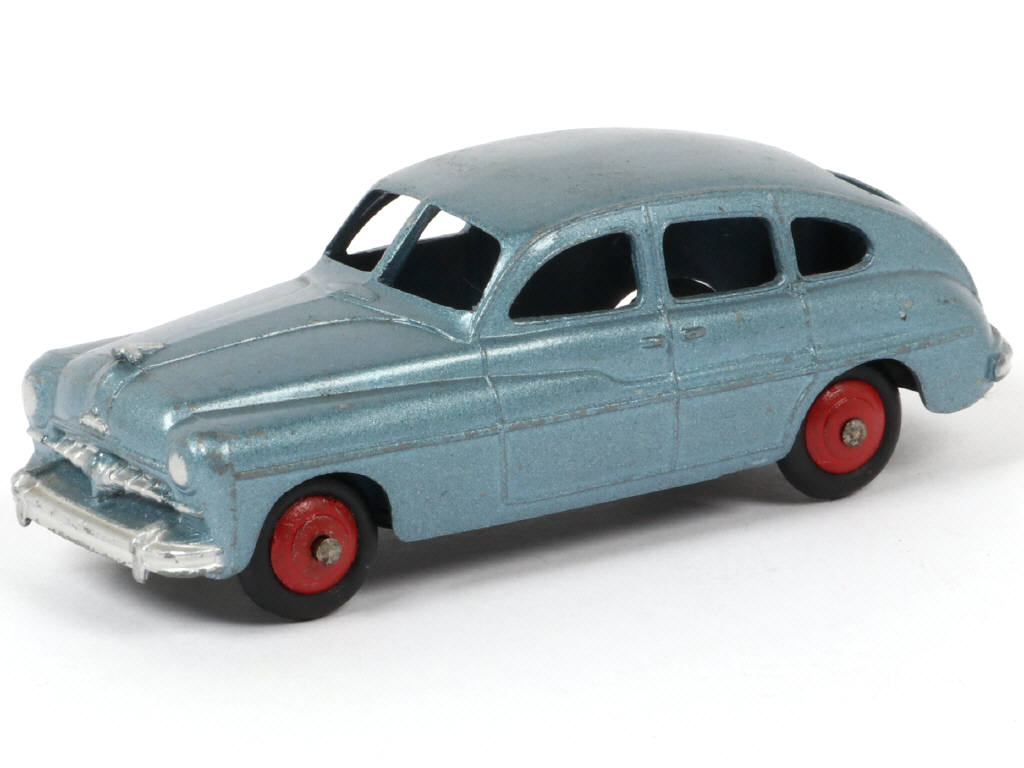 Lot 175 - DINKY TOYS (FRANCE) (1)