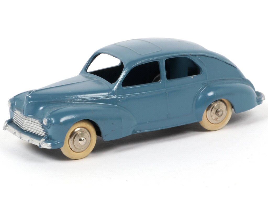Lot 178 - DINKY TOYS (FRANCE) (1)