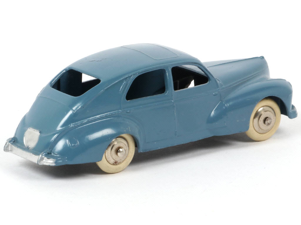 Lot 178 - DINKY TOYS (FRANCE) (1)