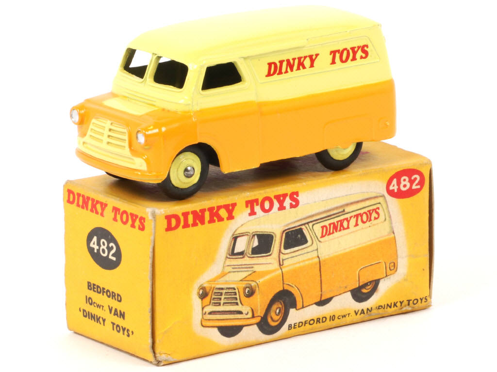 Lot 154 - DINKY TOYS (GB) (1)