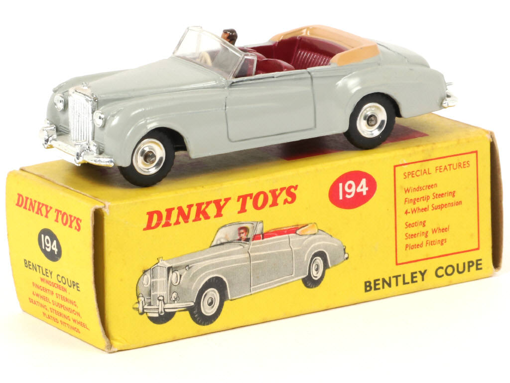 Lot 121 - DINKY TOYS (GB) (1)