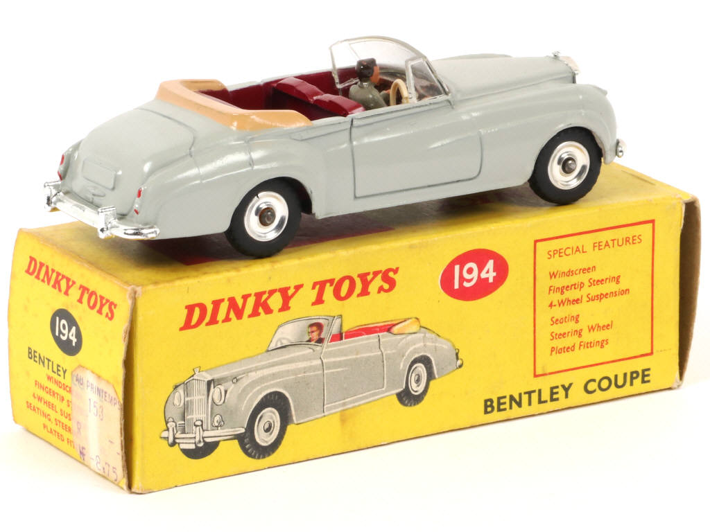 Lot 121 - DINKY TOYS (GB) (1)