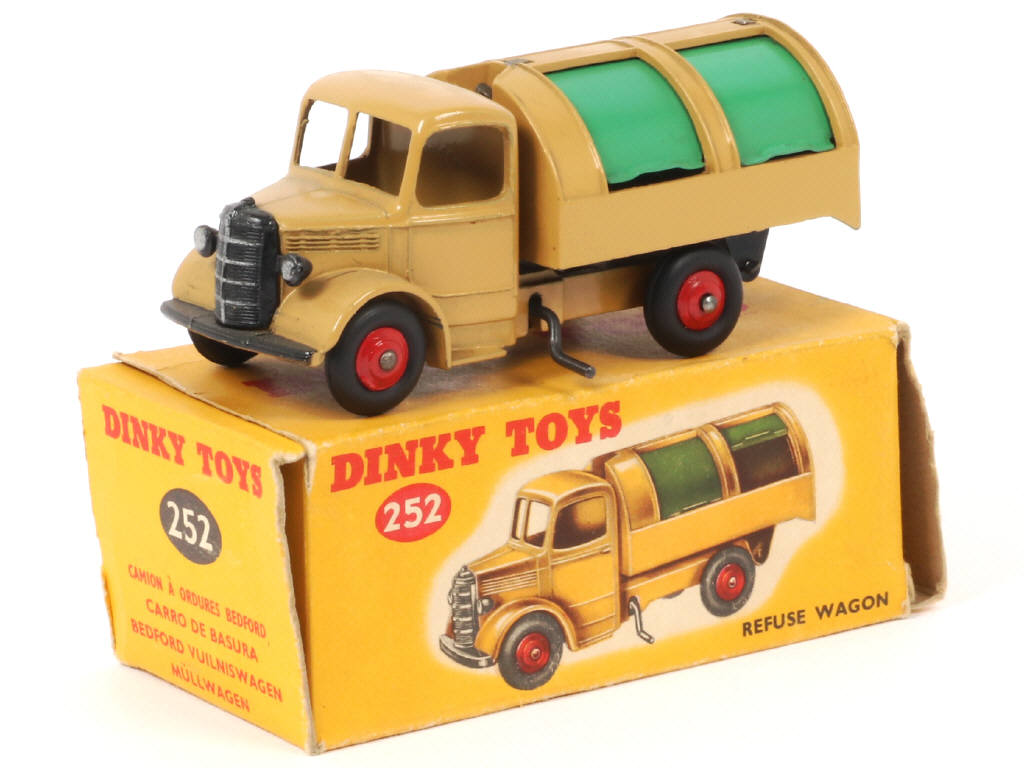 Lot 155 - DINKY TOYS (GB) (1)