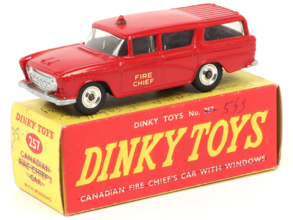 Lot 133 - DINKY TOYS (GB) (1)