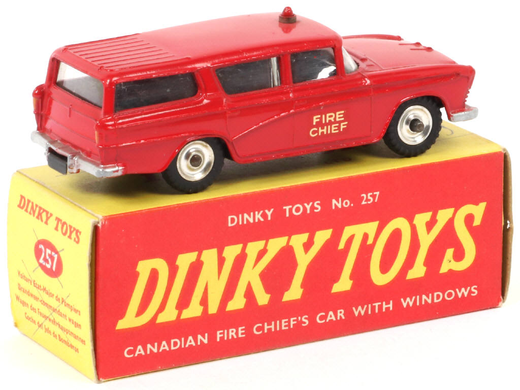 Lot 133 - DINKY TOYS (GB) (1)