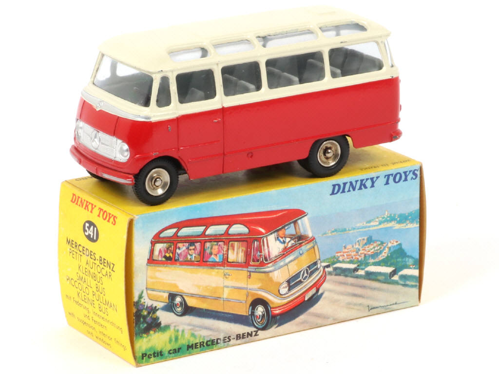 Lot 441 - DINKY TOYS (FRANCE) (1)