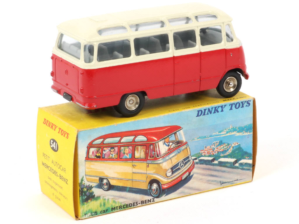 Lot 441 - DINKY TOYS (FRANCE) (1)
