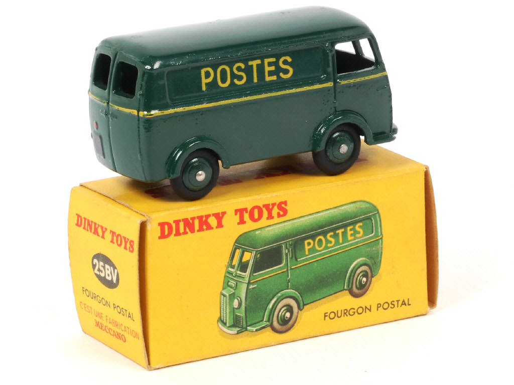 Lot 438 - DINKY TOYS (FRANCE) (1)