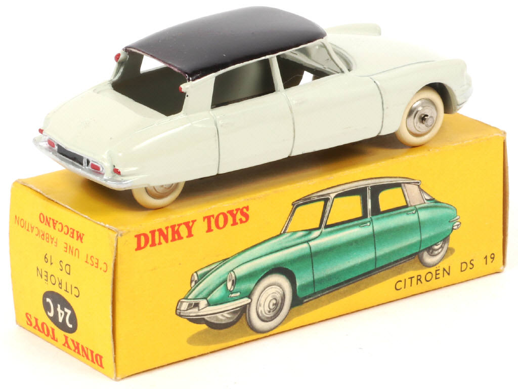 Lot 367 - DINKY TOYS (FRANCE) (1)
