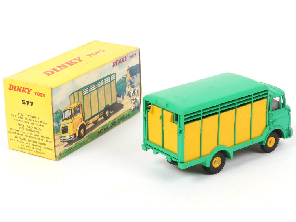 Lot 469 - DINKY TOYS (FRANCE) (1)