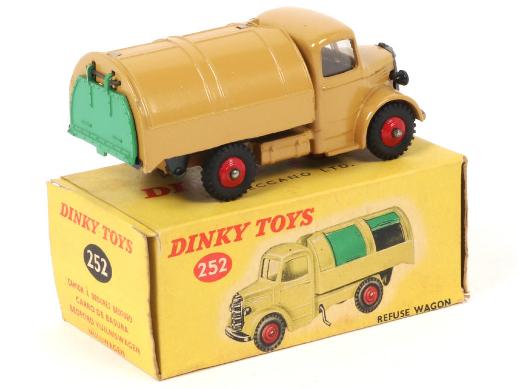 Lot 534 - DINKY TOYS (GB) (1)