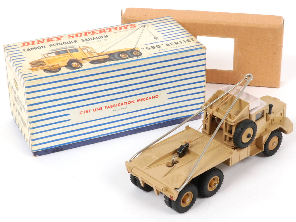 Lot 484 - DINKY TOYS (FRANCE) (1)
