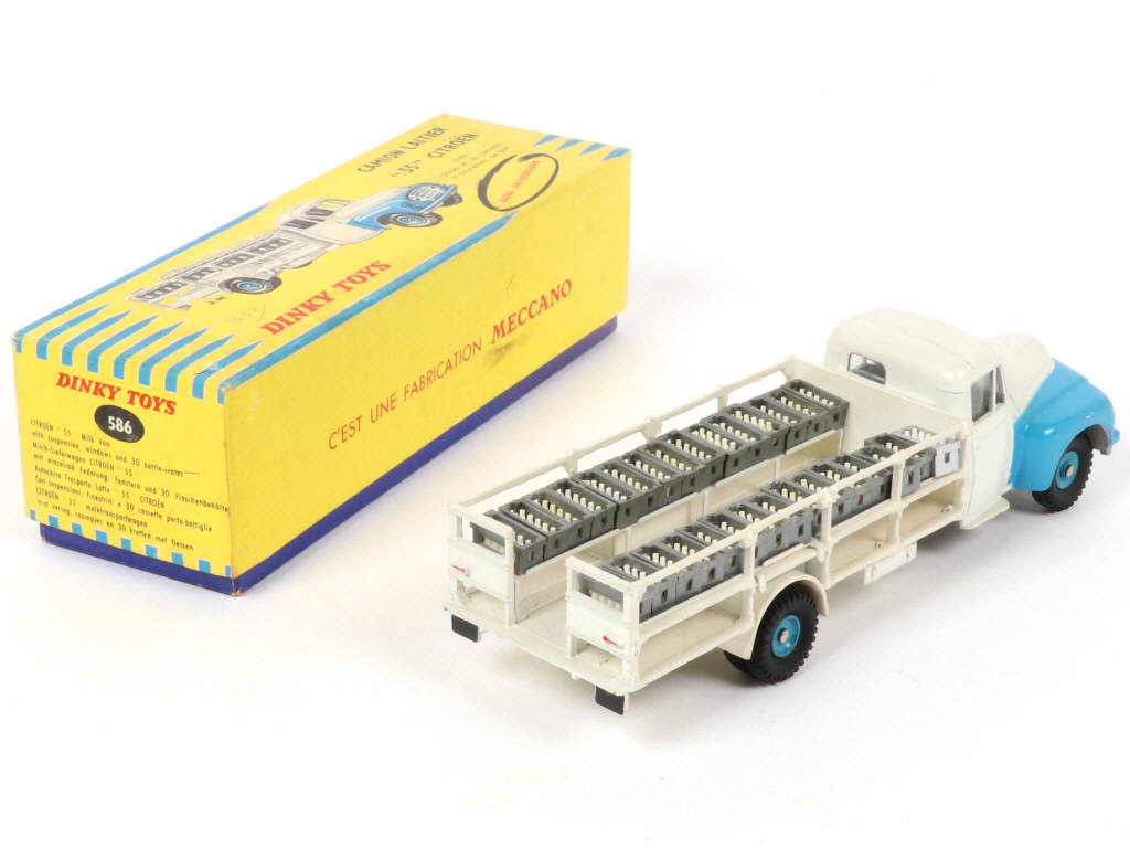 Lot 472 - DINKY TOYS (FRANCE) (1)