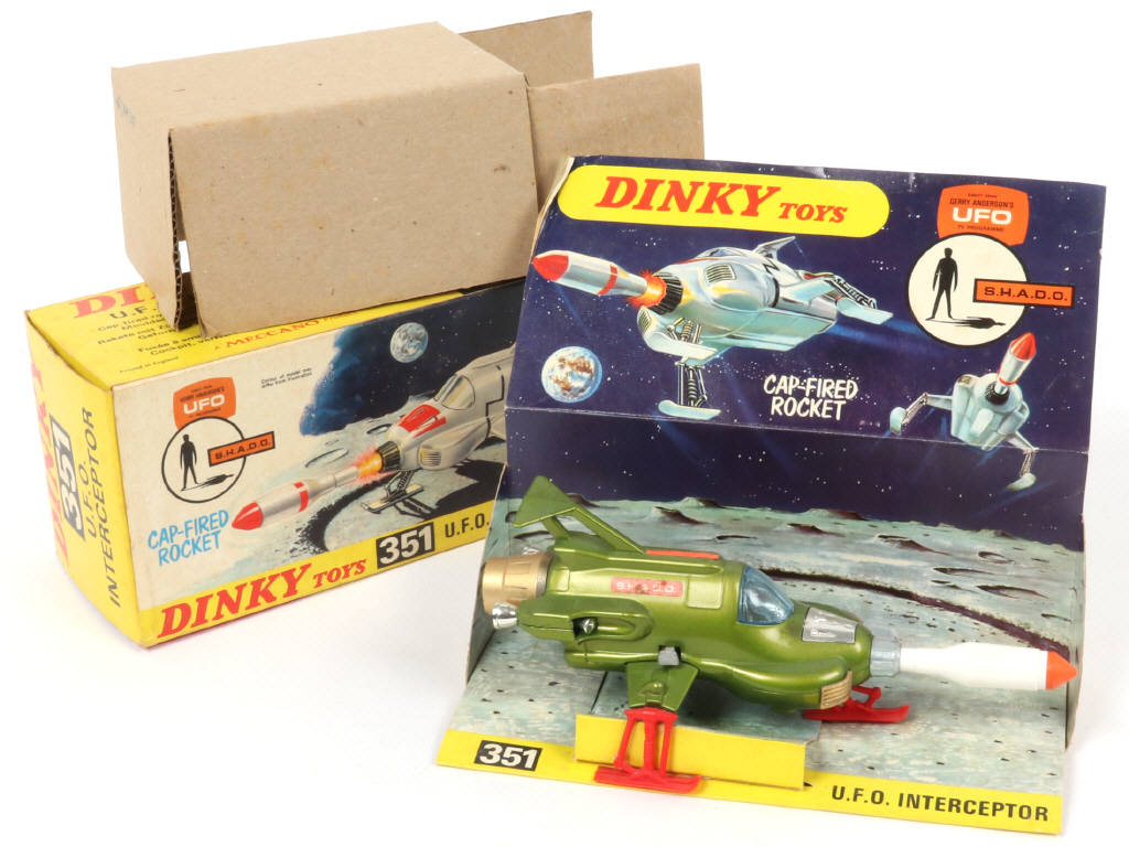 Lot 529 - DINKY TOYS (GB) (1)