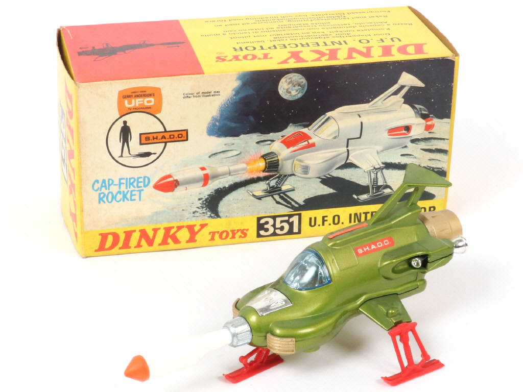 Lot 529 - DINKY TOYS (GB) (1)