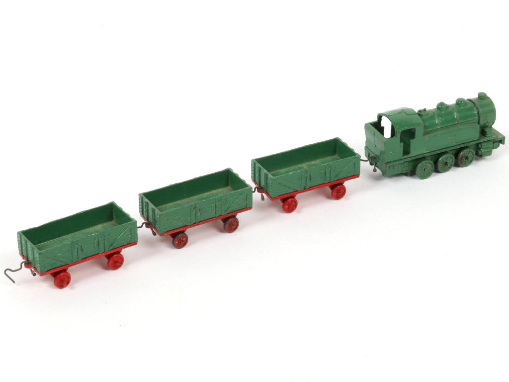 Lot 340 - DINKY TOYS (FRANCE) (1)