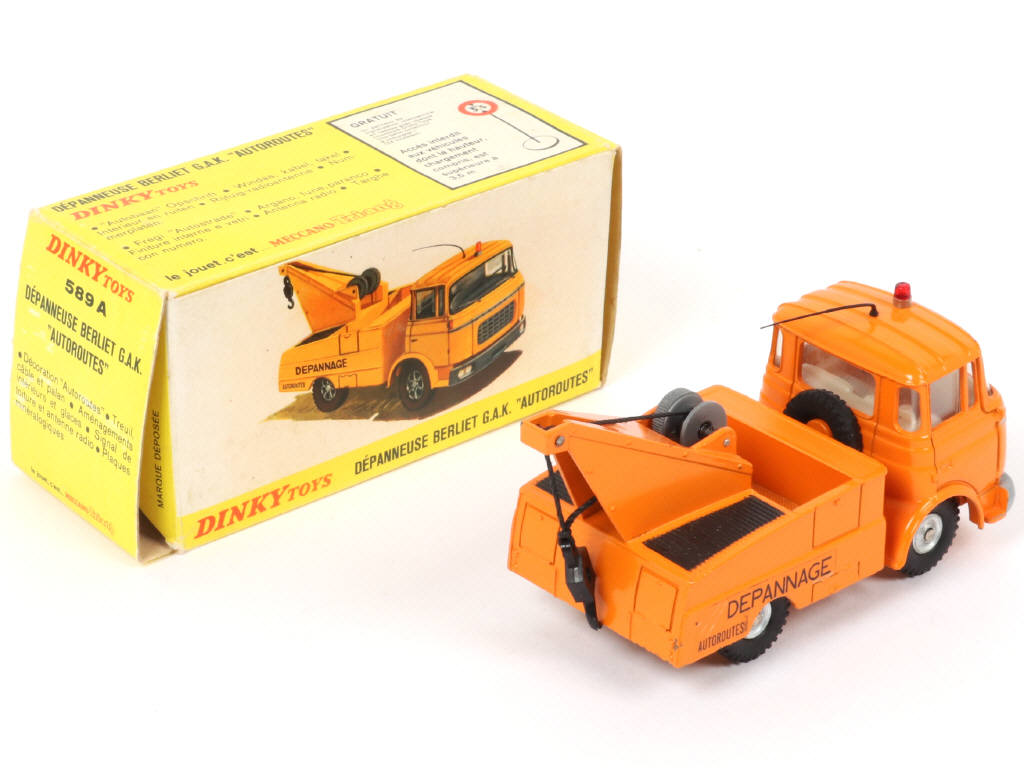 Lot 478 - DINKY TOYS (FRANCE) (1)