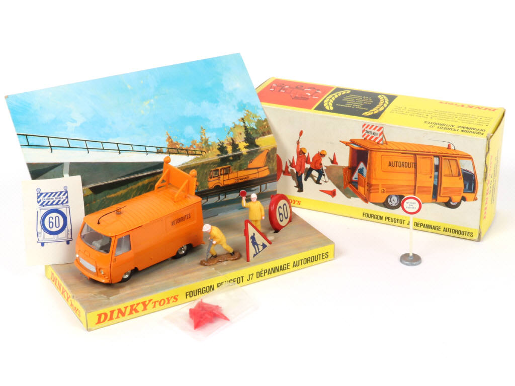 Lot 468 - DINKY TOYS (FRANCE) (1)
