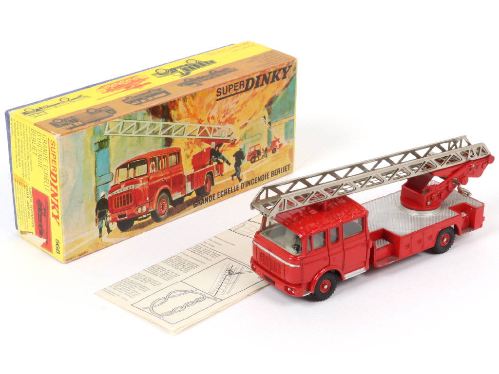 Lot 466 - DINKY TOYS (FRANCE) (1)
