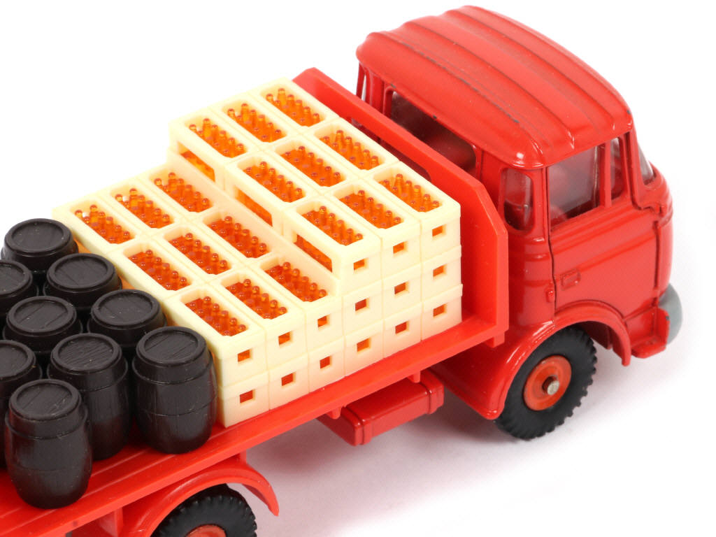 Lot 477 - DINKY TOYS (FRANCE) (1)