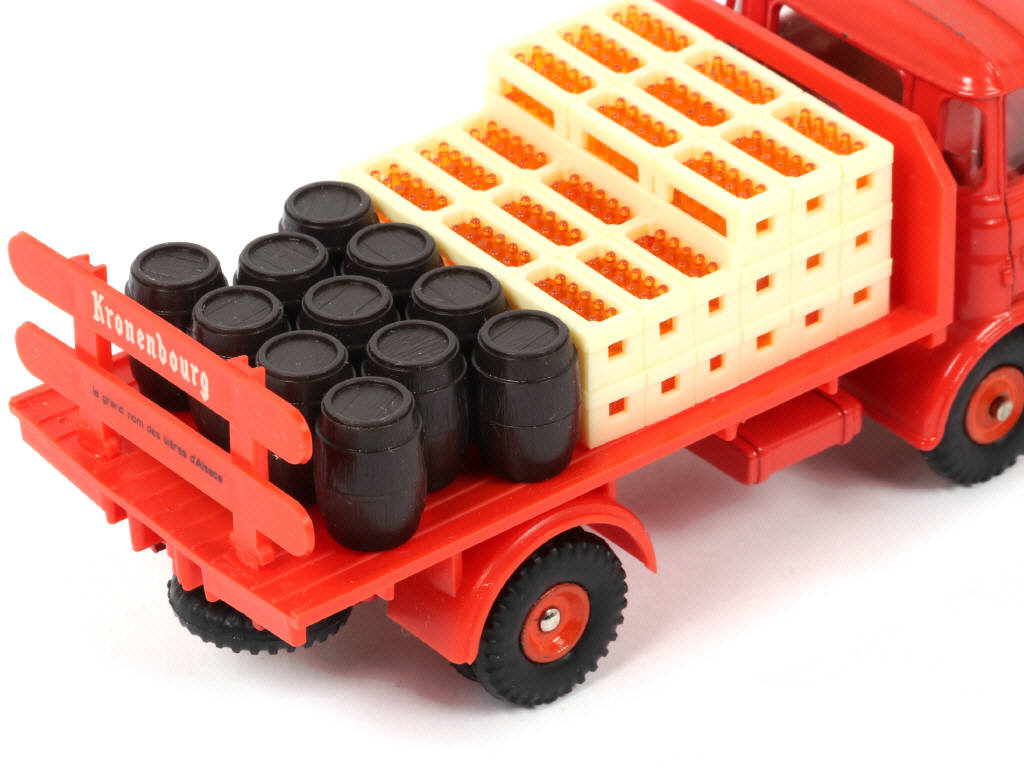 Lot 477 - DINKY TOYS (FRANCE) (1)