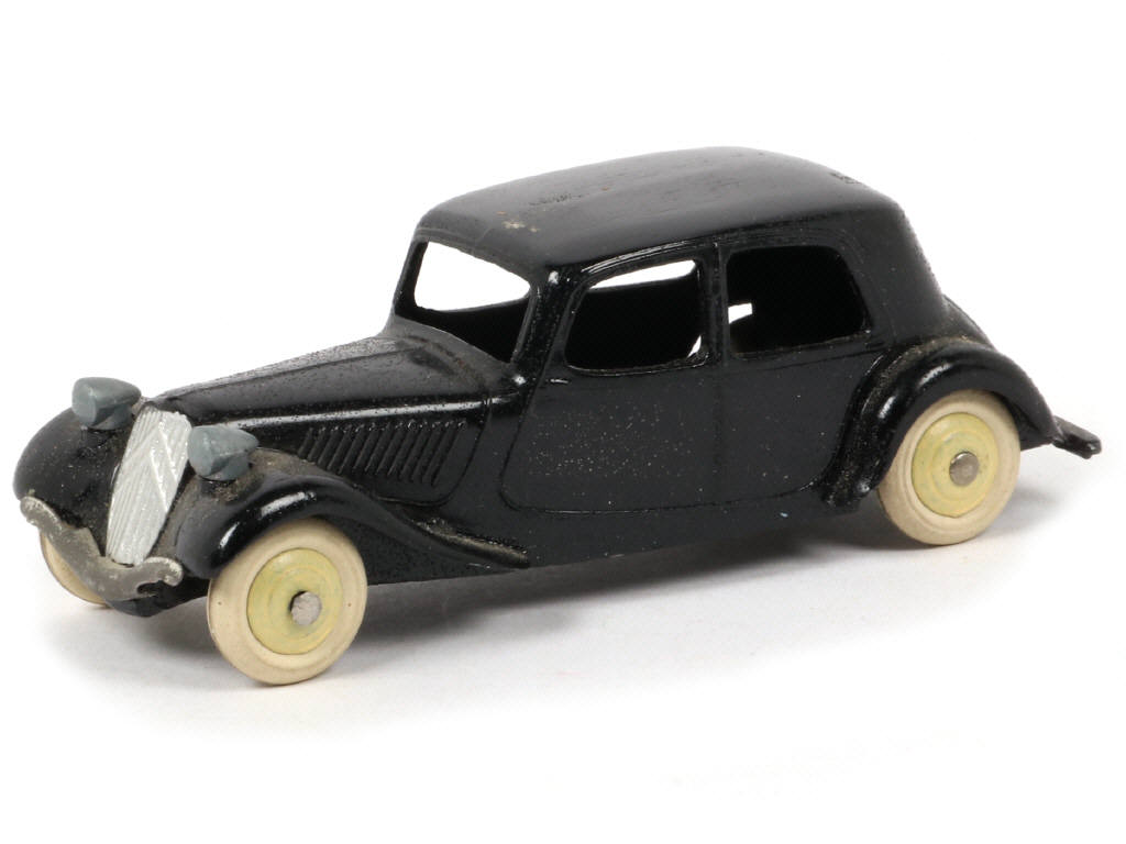 Lot 349 - DINKY TOYS (FRANCE) (1)