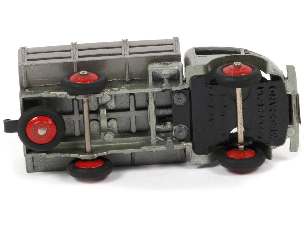 Lot 449 - DINKY TOYS (FRANCE) (1)