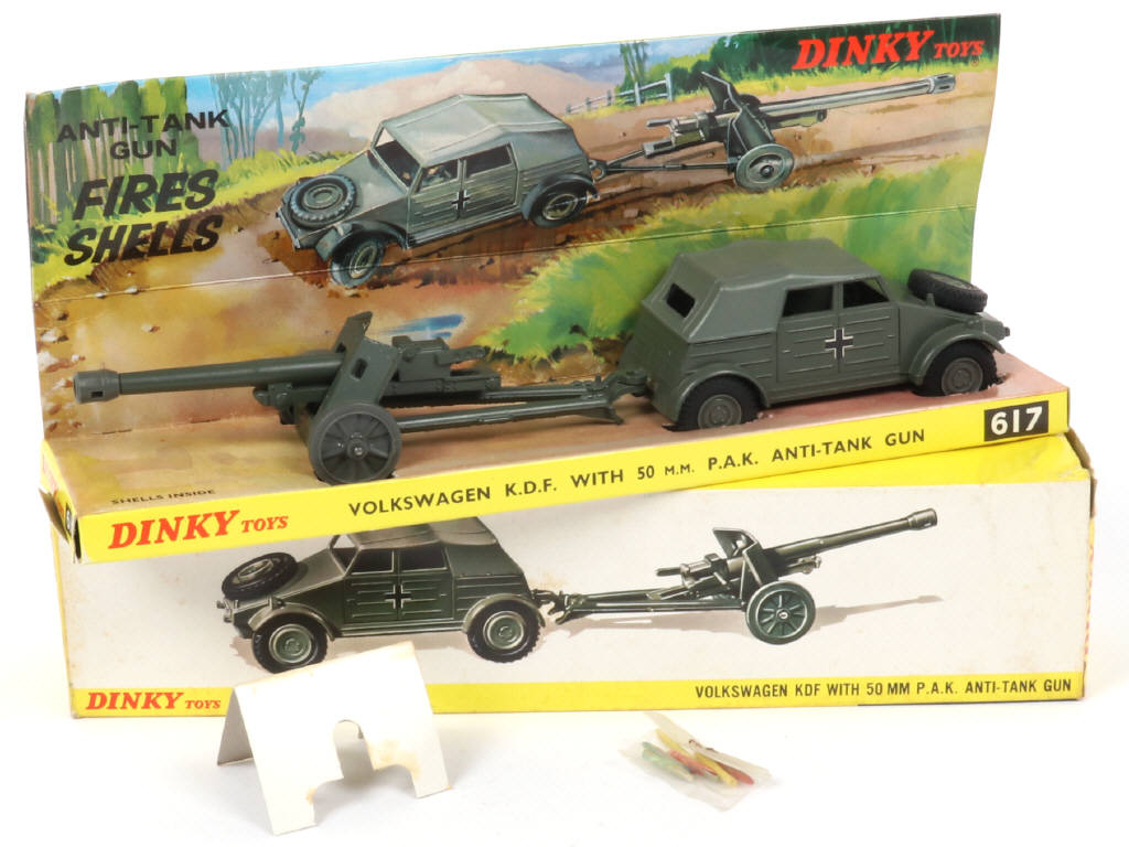 Lot 530 - DINKY TOYS (GB) (1)