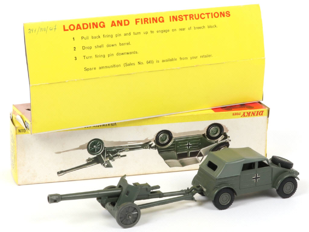 Lot 530 - DINKY TOYS (GB) (1)