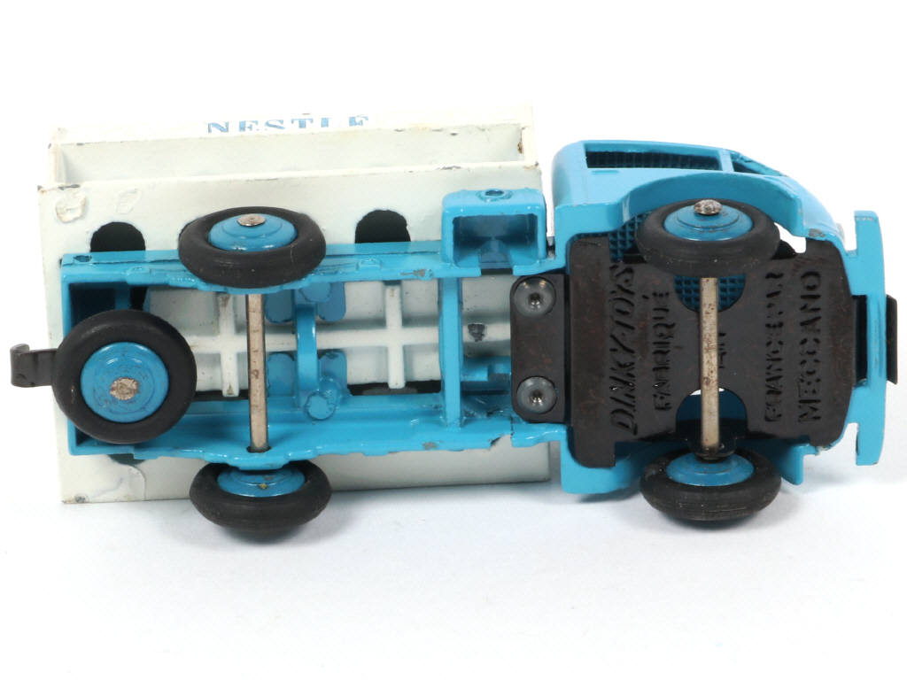 Lot 460 - DINKY TOYS (FRANCE) (1)