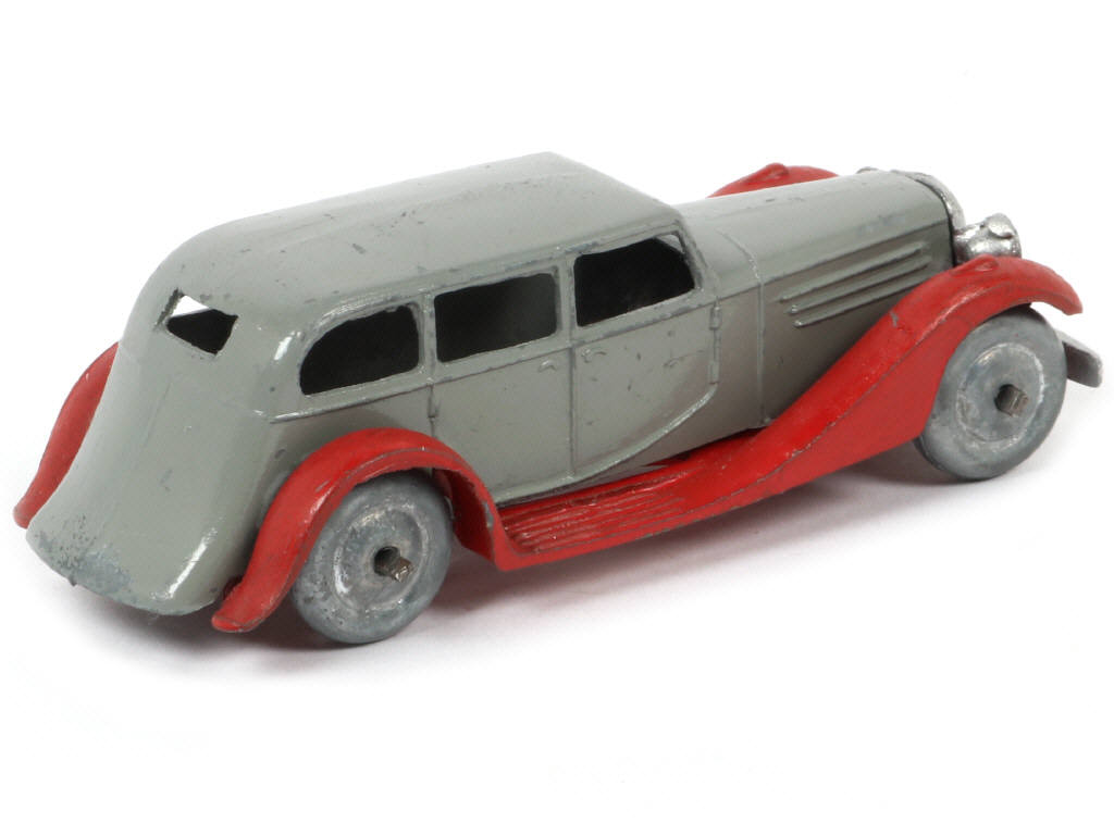 Lot 344 - DINKY TOYS (FRANCE) (1)