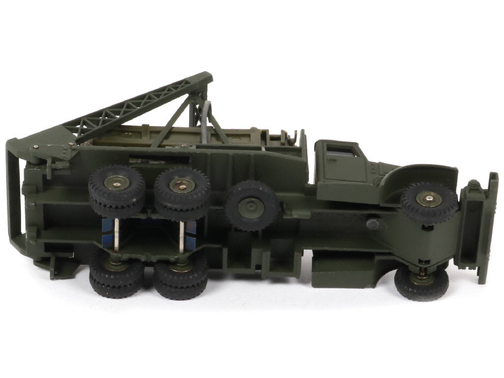 Lot 486 - DINKY TOYS (FRANCE) (1)