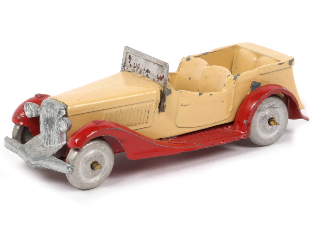Lot 343 - DINKY TOYS (FRANCE) (1)